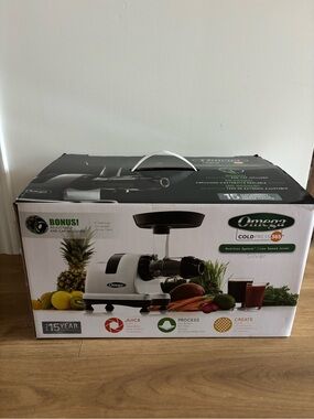 Omega cold press juicer